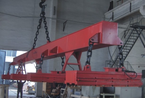 MW92系列吊運鋼坯、鋼錠用活動磁極電磁鐵